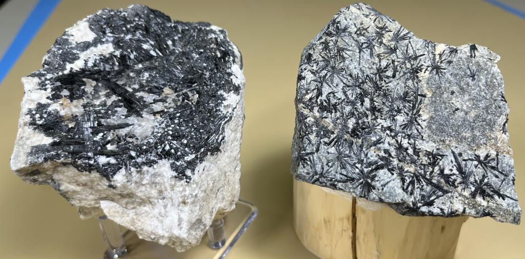 Quality photographs of mineral specimens for a new business.